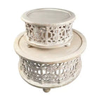Tables basses rondes en bois blanches, motif floral sculpté, 2 pièces