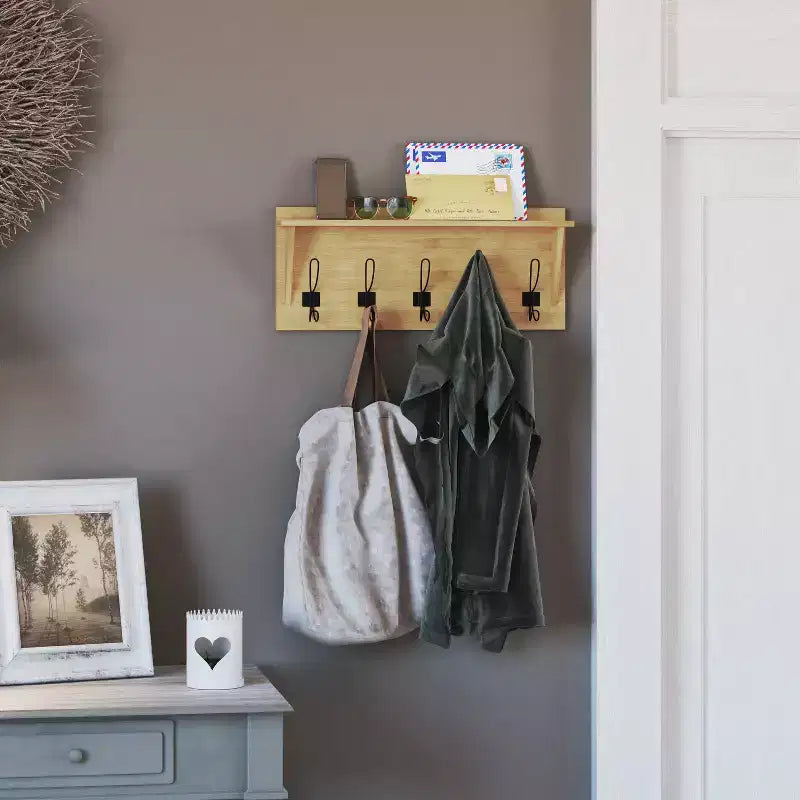 Porte-manteau mural en pin avec 5 crochets et étagère supérieure – 7 couleurs, 1 personne